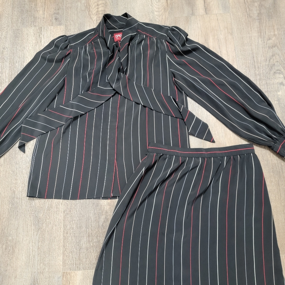 Sasson 2 pc Blouse Skirt Set Black Striped Vintage Size 6/7 Hong Kong (XS/S)